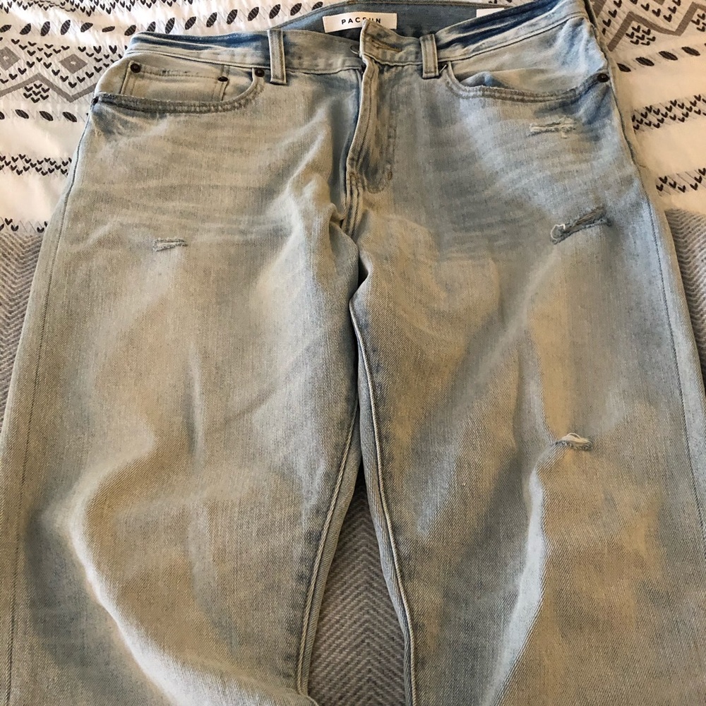 PacSun Slim Fits Jeans w/ distressing size 32x32